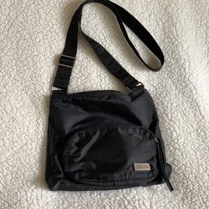 Kenneth Cole Reaction | Crossbody | Black